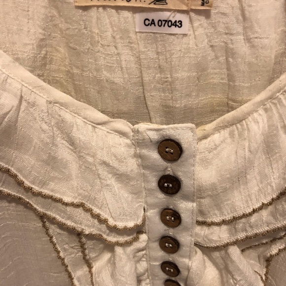 Mine size large cream sleeveless blouse - Picture 3 of 5